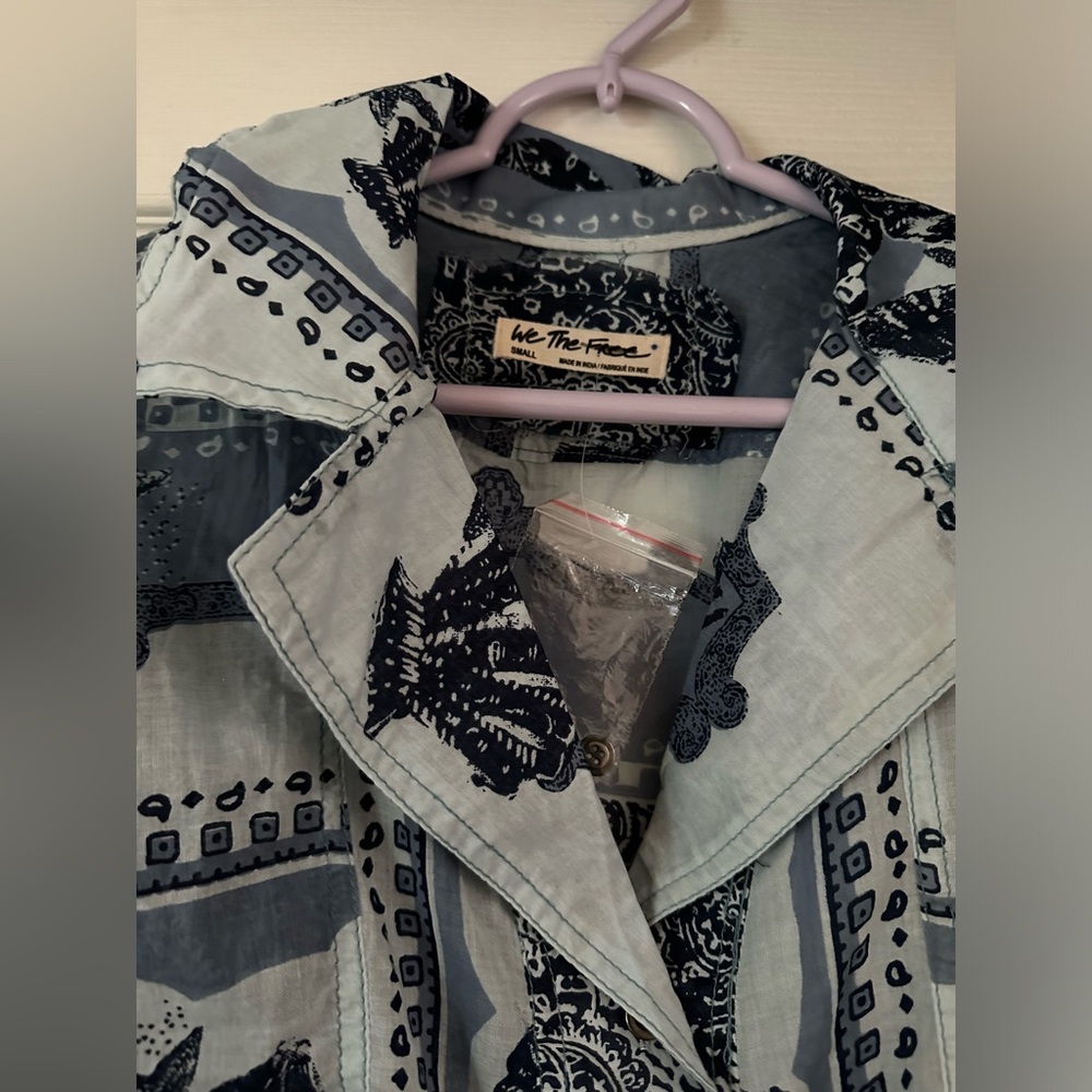 Free People Handkerchief Paisley Patchwork Button Down Blue Top Size Small NWOT - Picture 3 of 4